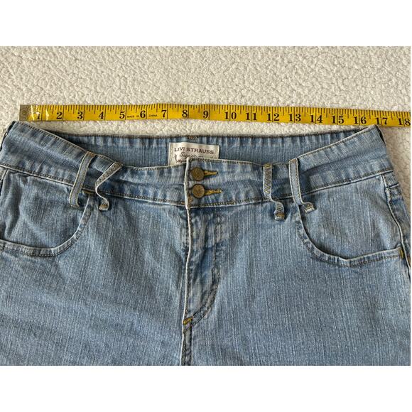 Levi Strauss Signature Denim Shorts Women's Sz 12 Light Wash Pockets Stretch - Picture 4 of 8